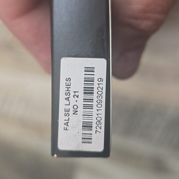 IL MAKIAGE Black False Lashes, Bundle Of  3 Pairs, NIB - Picture 2 of 3